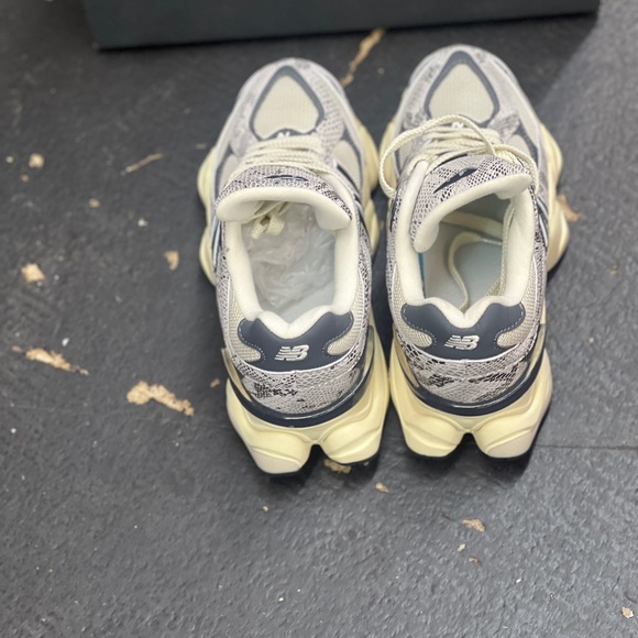 Women’s New Balance 9060 Year of the Snake (NEW) - Picture 4 of 6